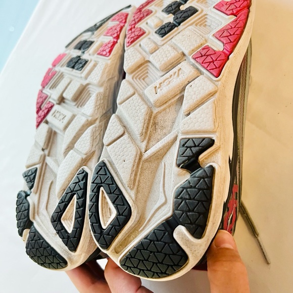 HOKA ONE ONE CLIFTON WOMEN’S Shoe size 7 - Picture 9 of 13